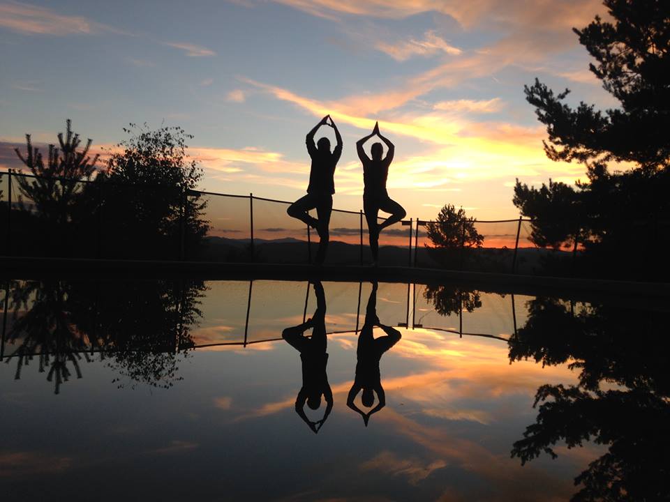 yoga coucher de soleil